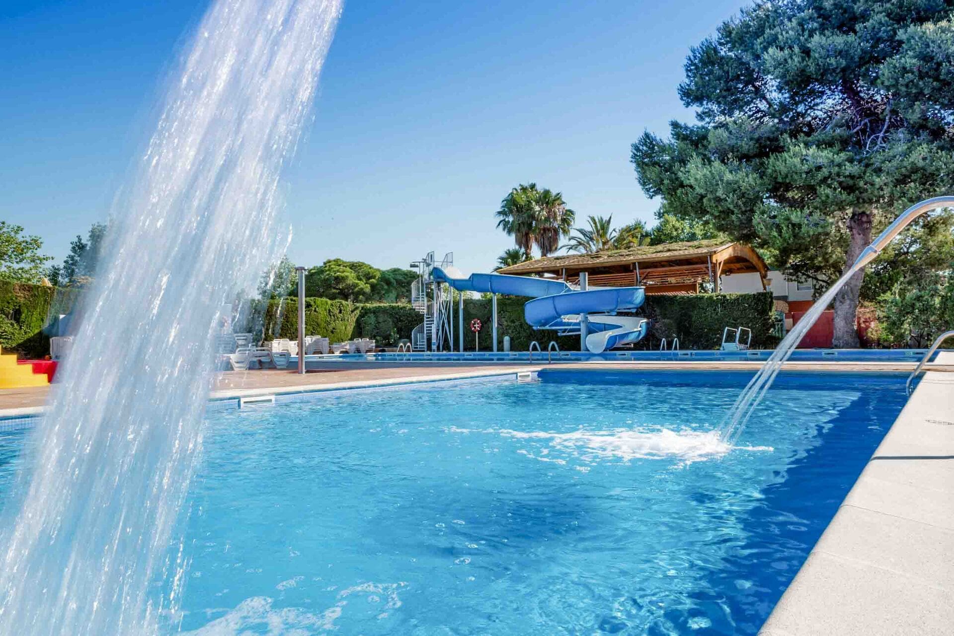 camping avec piscine solarium pres de salou