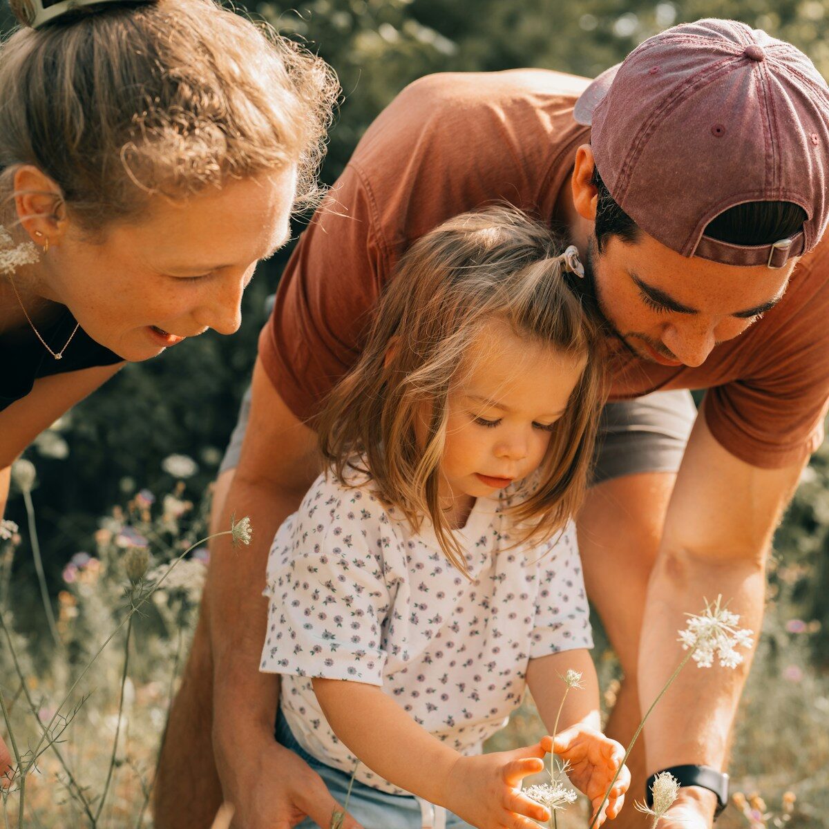 une famille dans la nature